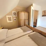 Katalin Apartamento *