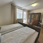 Katalin Apartamento *